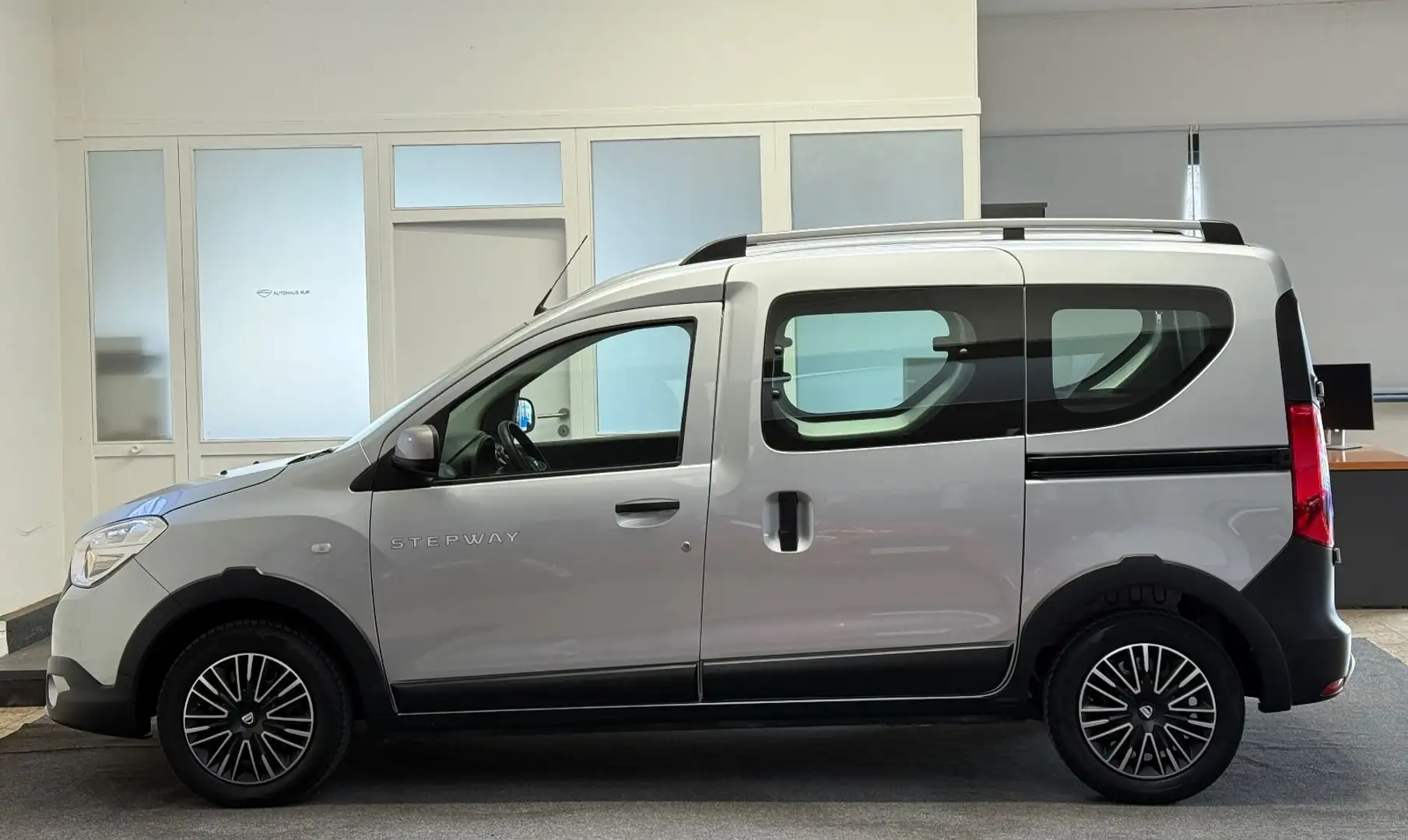 Dacia Dokker Stepway Plus/Nur 17Tkm/Tempomat/Navi Silber - 2