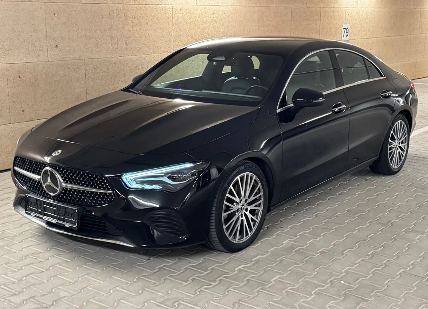 Mercedes-Benz CLA 180 d WIDE AMBI KEYLESS KAM ADVANCED+ LED Schwarz - 1