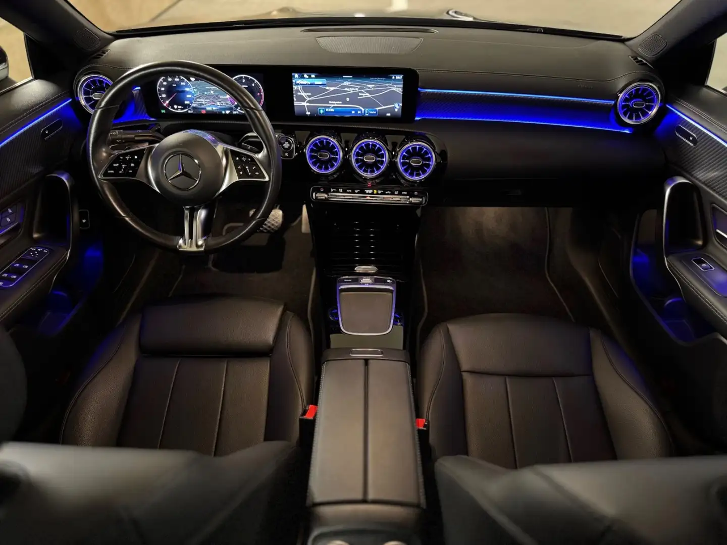 Mercedes-Benz CLA 180 d WIDE AMBI KEYLESS KAM ADVANCED+ LED Schwarz - 2