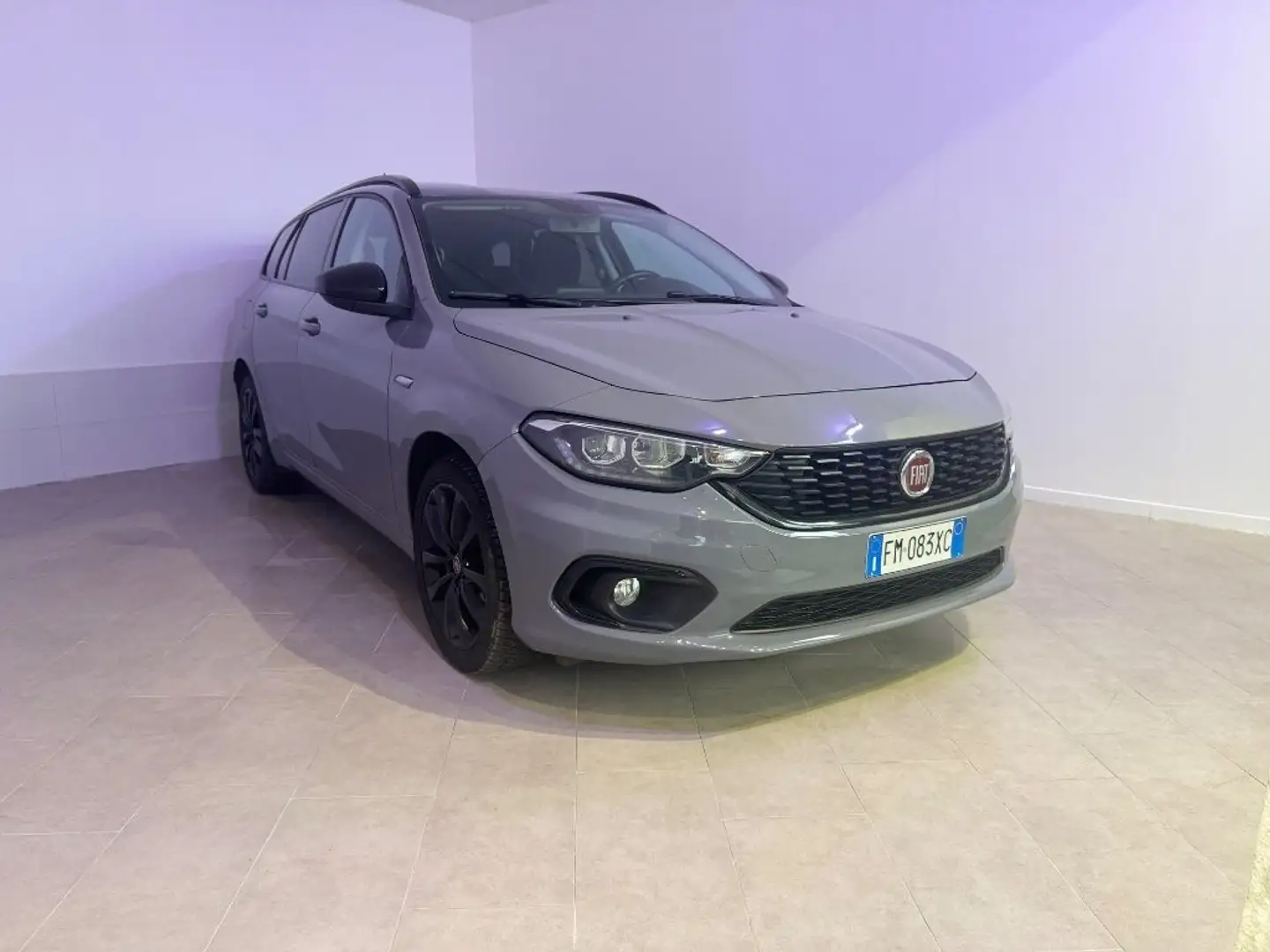Fiat Tipo 1.4 T-Jet 120CV GPL SW S-Design Grau - 1
