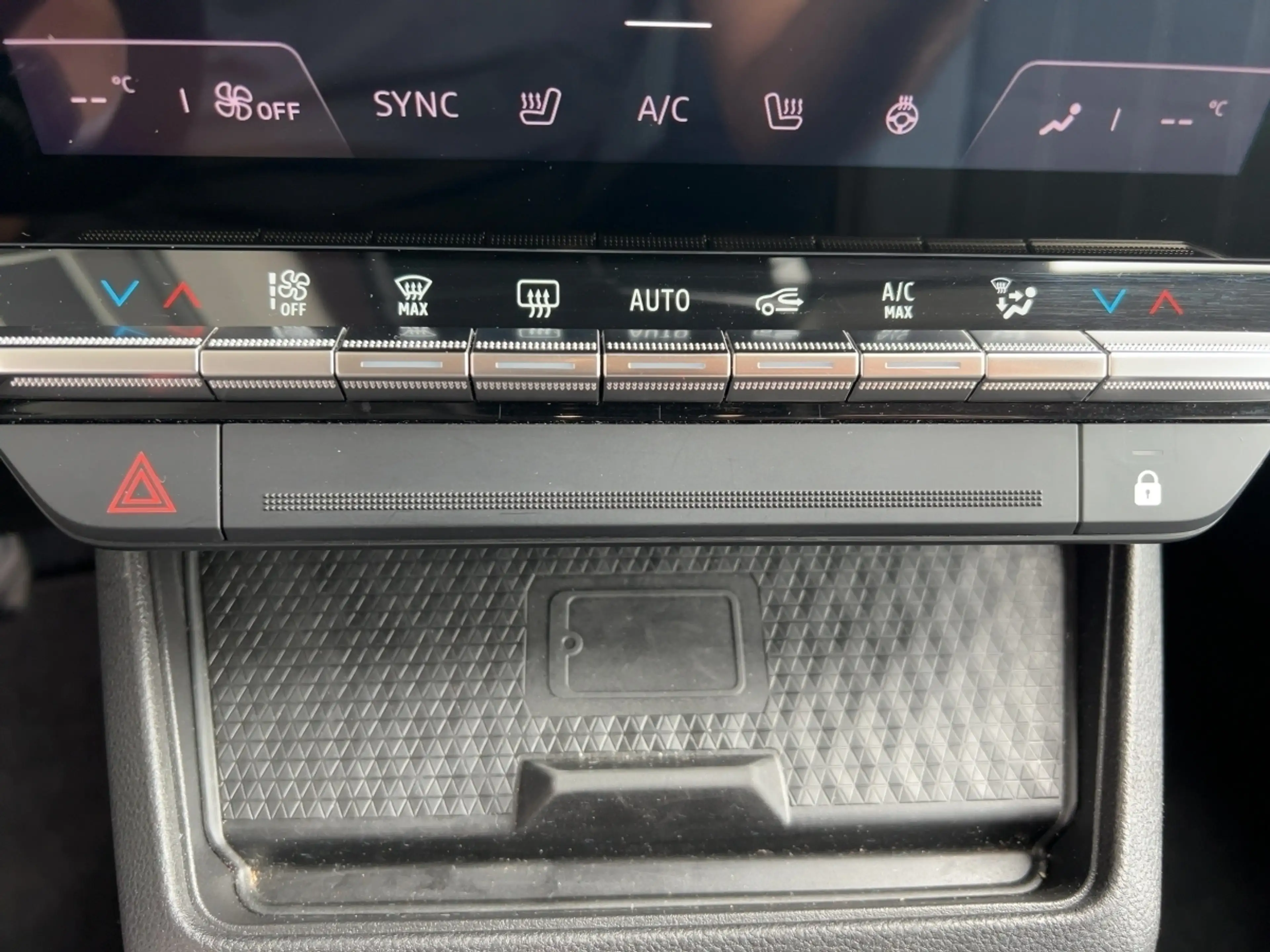 Renault Megane E-Tech EV40 130HP Equilibre — photo 13