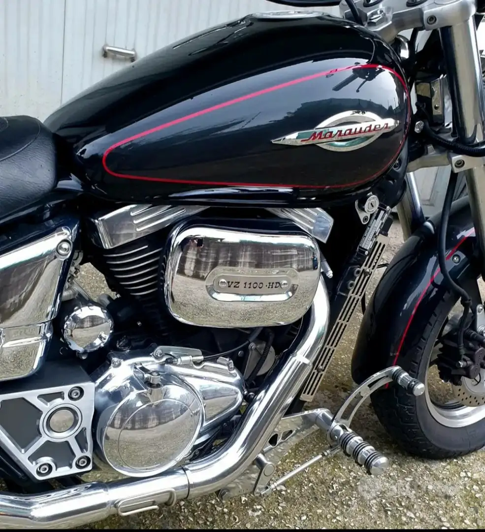 Suzuki VZ 800 Caston Чорний - 2