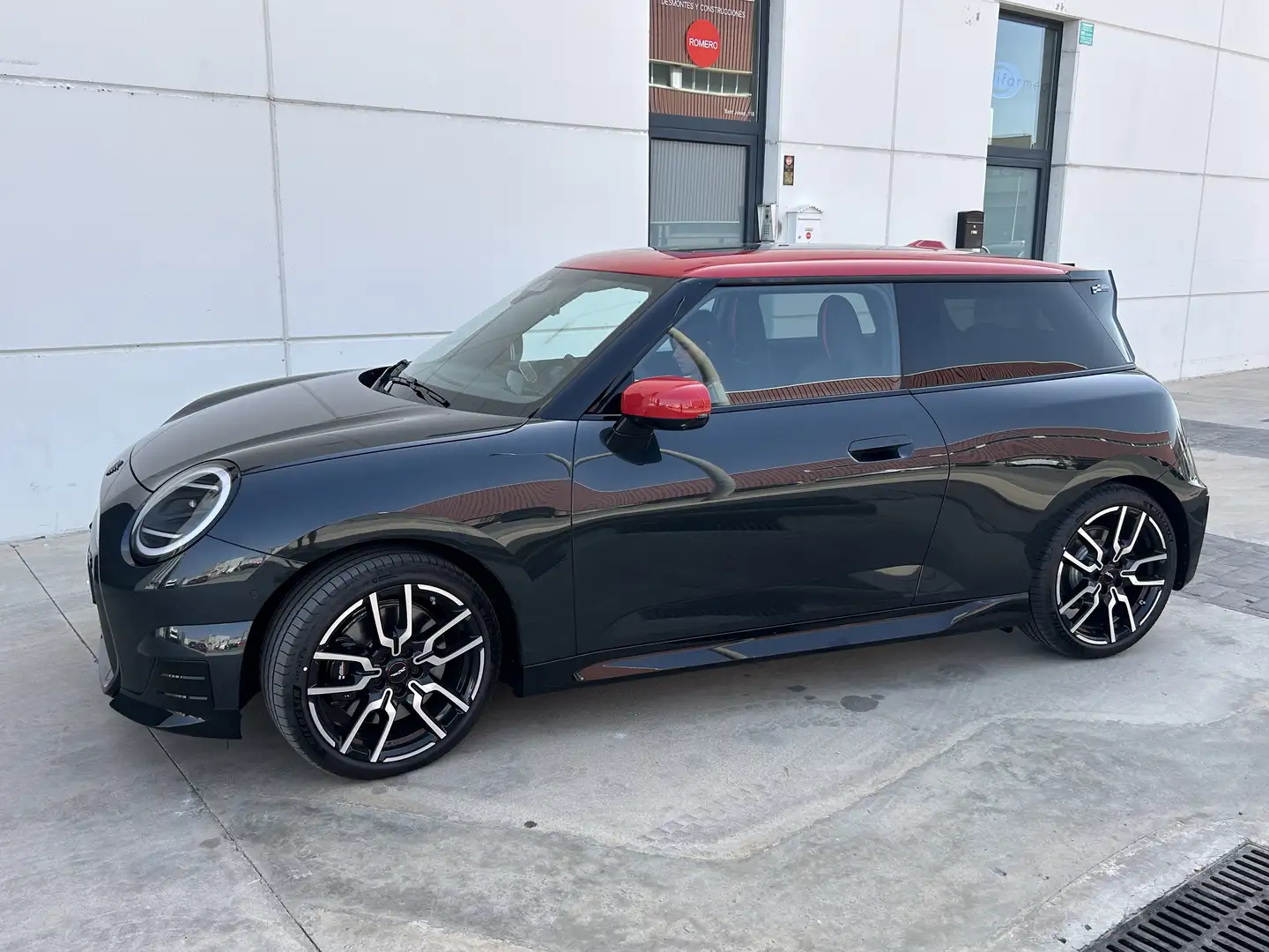 MINI Cooper SE John Works - 1