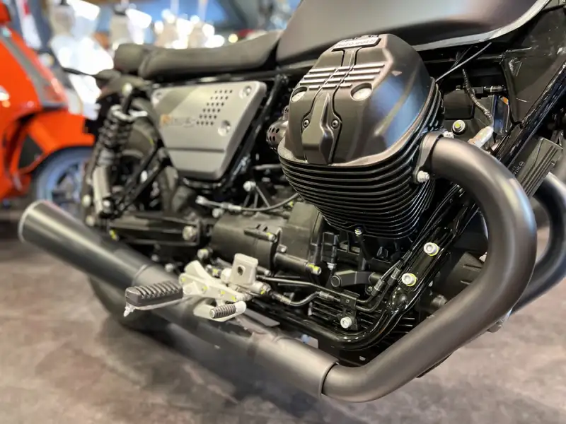 Moto Guzzi V 9 - foto 6