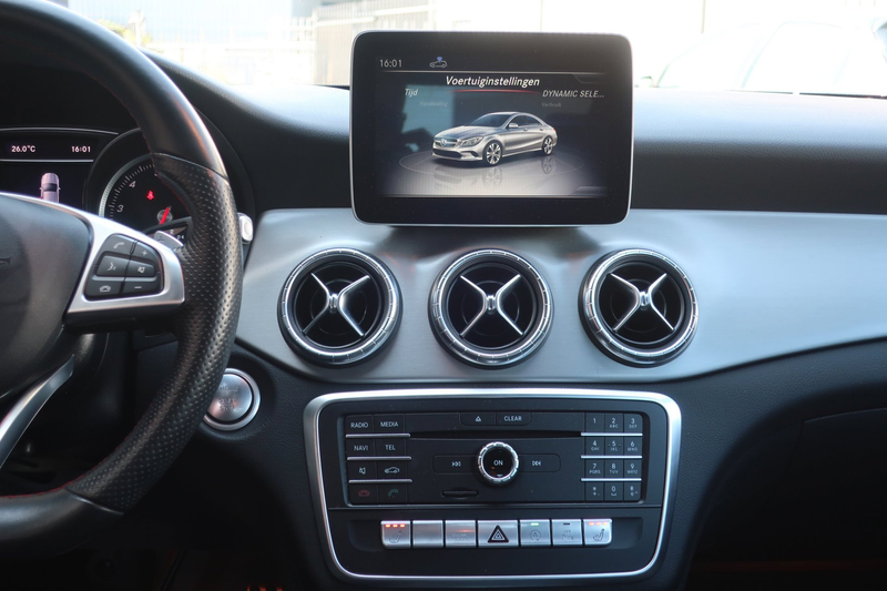Mercedes-Benz CLA 180 Business Solution AMG Upgrade Edition — photo 12