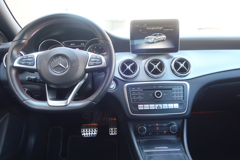 Mercedes-Benz CLA 180 Business Solution AMG Upgrade Edition — photo 11