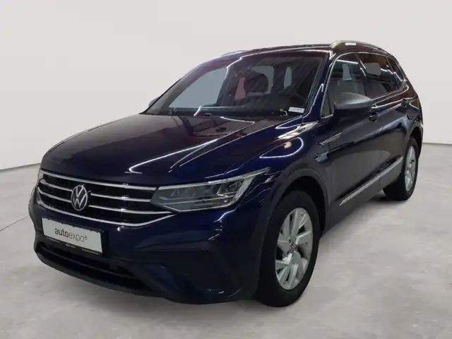 Volkswagen Tiguan view 2