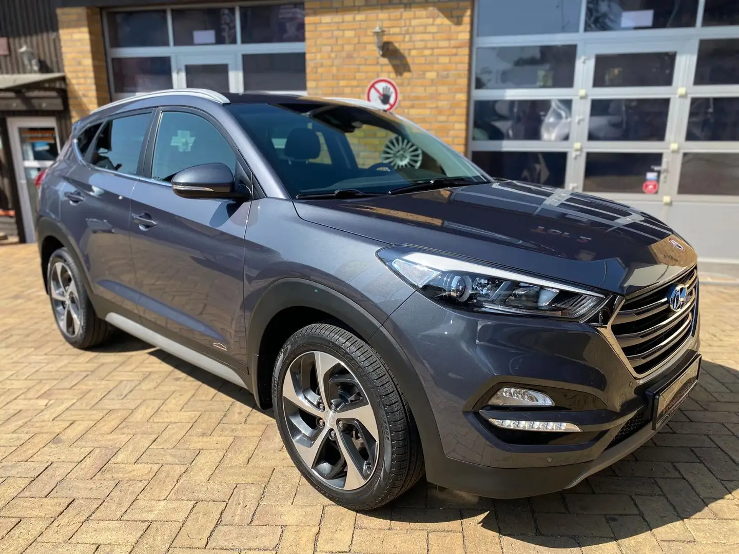 Hyundai TUCSON Premium SHZ 4x Tempomat Navi CarPlay ... Grigio - 1