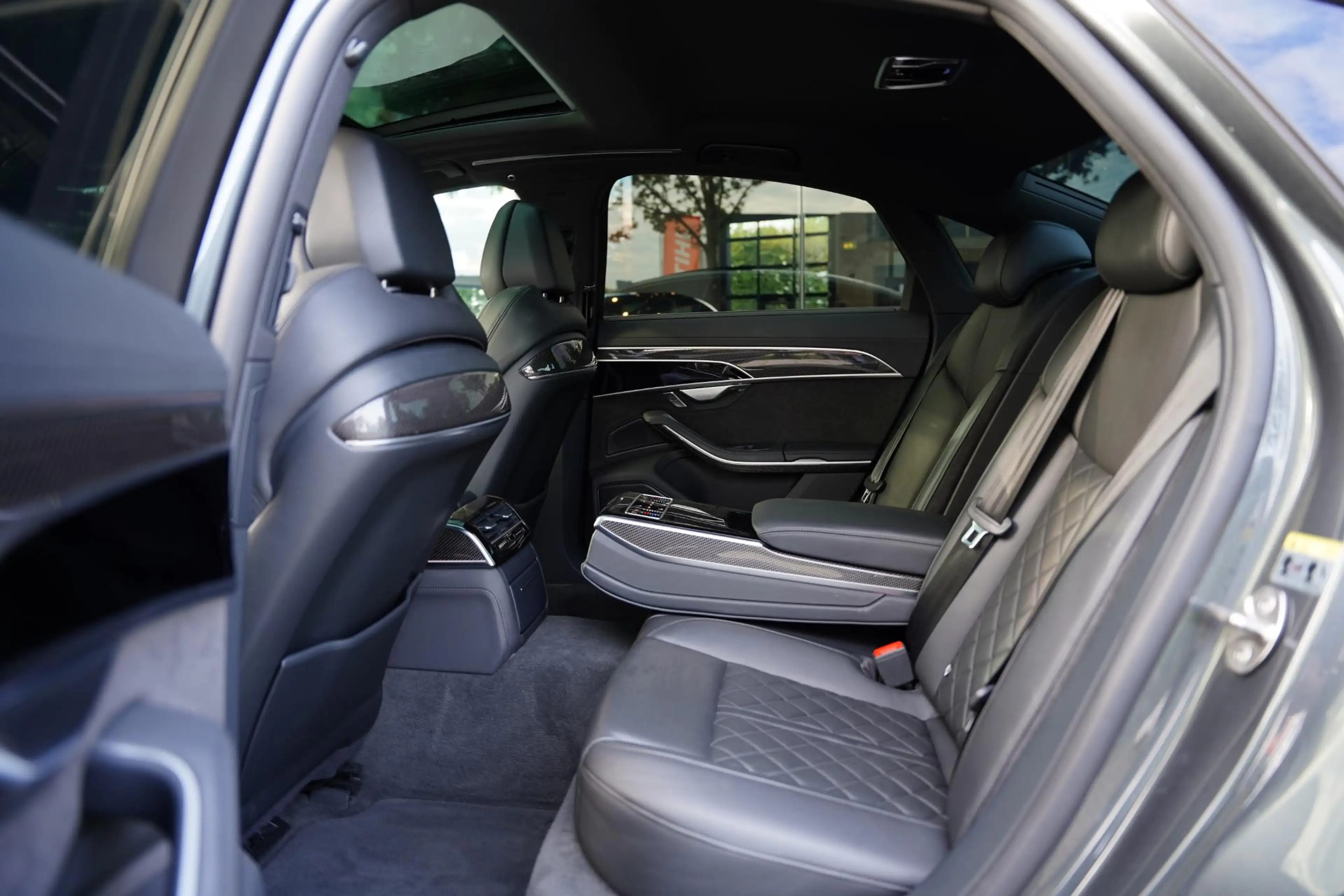 Audi S8 4.0 TFSI Quattro B&O / Active Chassis / NL-Auto — photo 7