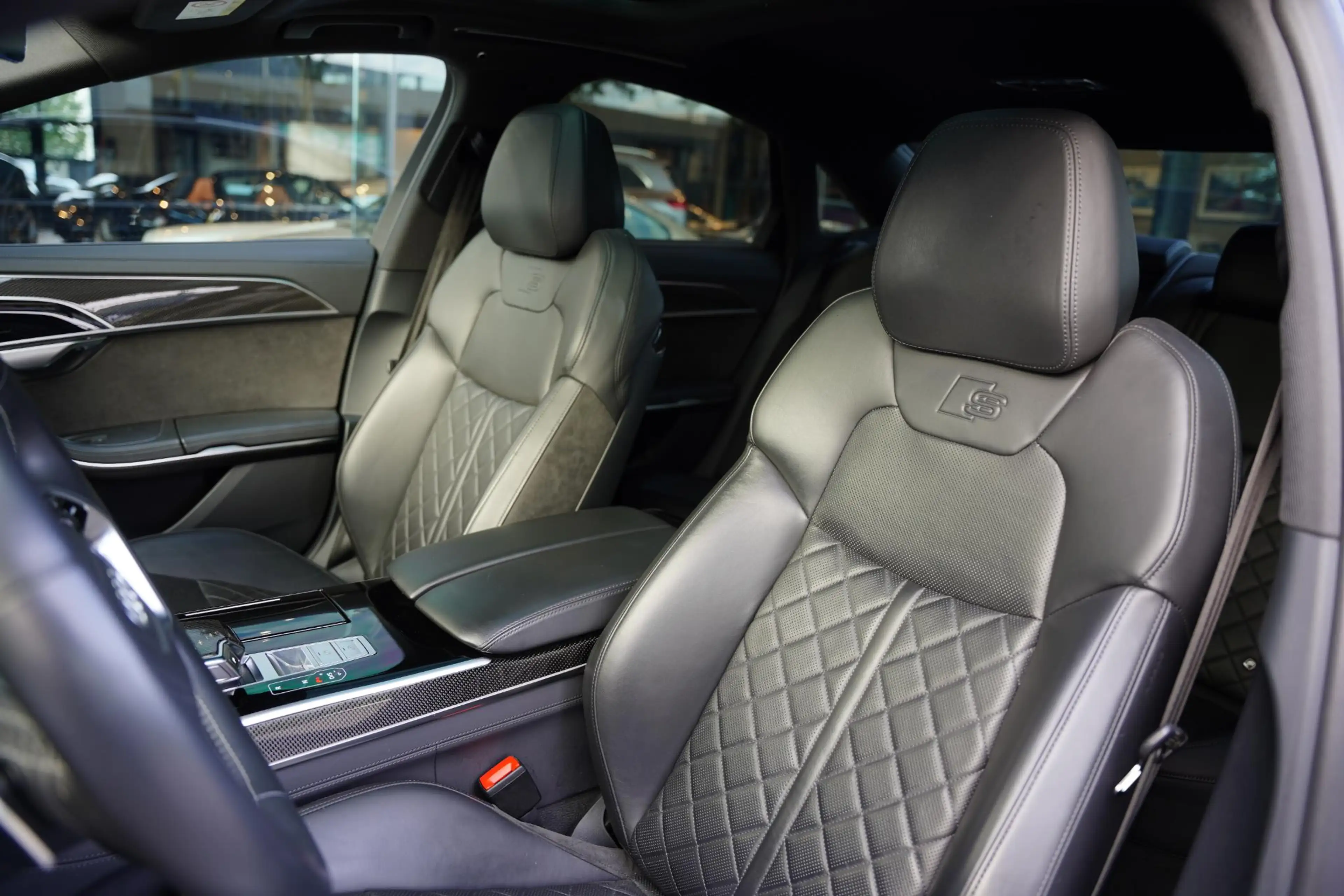 Audi S8 4.0 TFSI Quattro B&O / Active Chassis / NL-Auto — photo 6