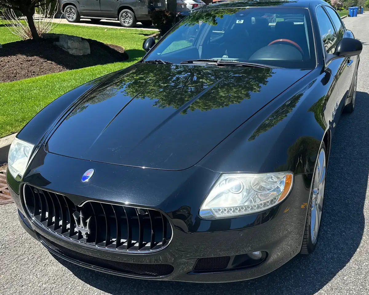 Maserati Quattroporte снимка Maserati Quattroporte