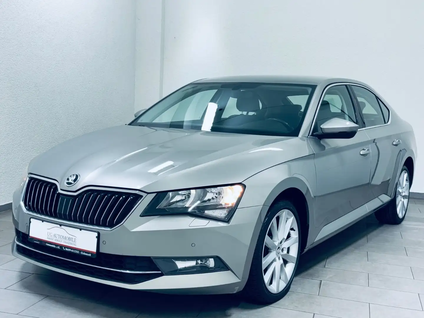 Skoda Superb Lim. Ambition Beige - 1