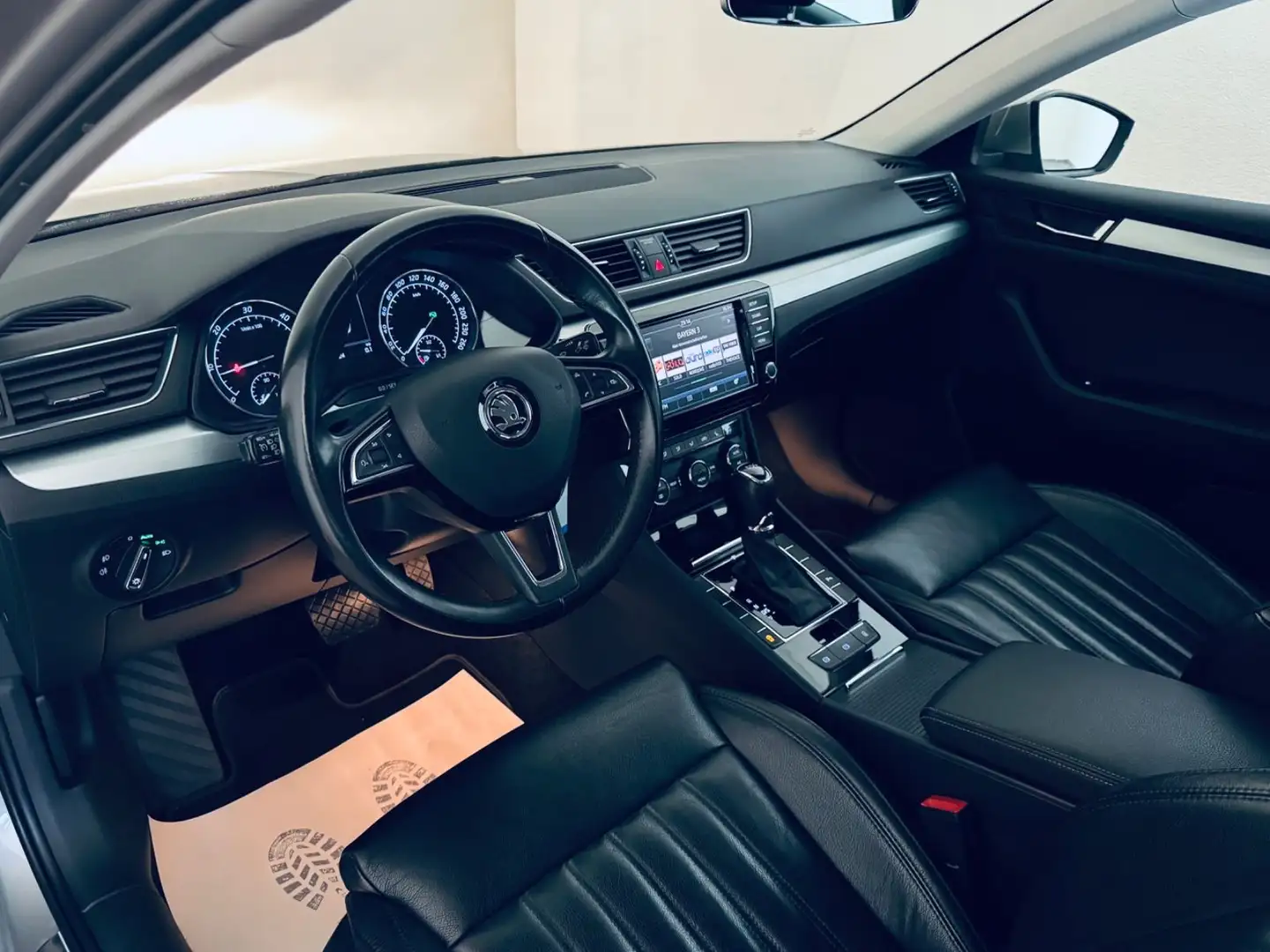 Skoda Superb Lim. Ambition Beige - 2