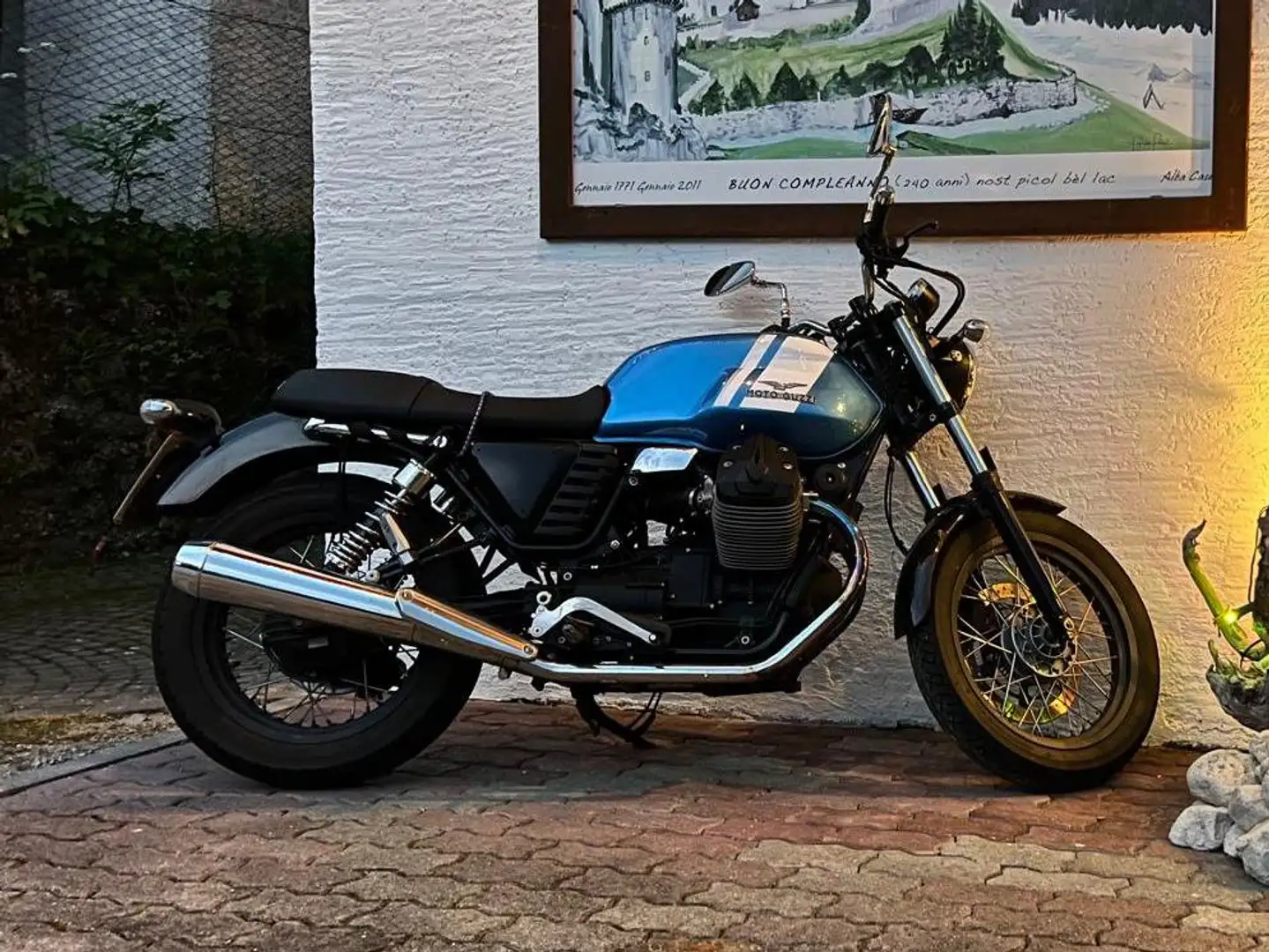 Moto Guzzi V 7 V7 II Special Blau - 1