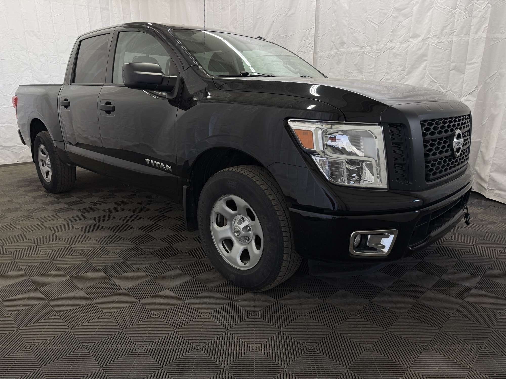 Black 2019 Nissan Titan Pickup Truck Four-Wheel Drive 7-Speed Automatic