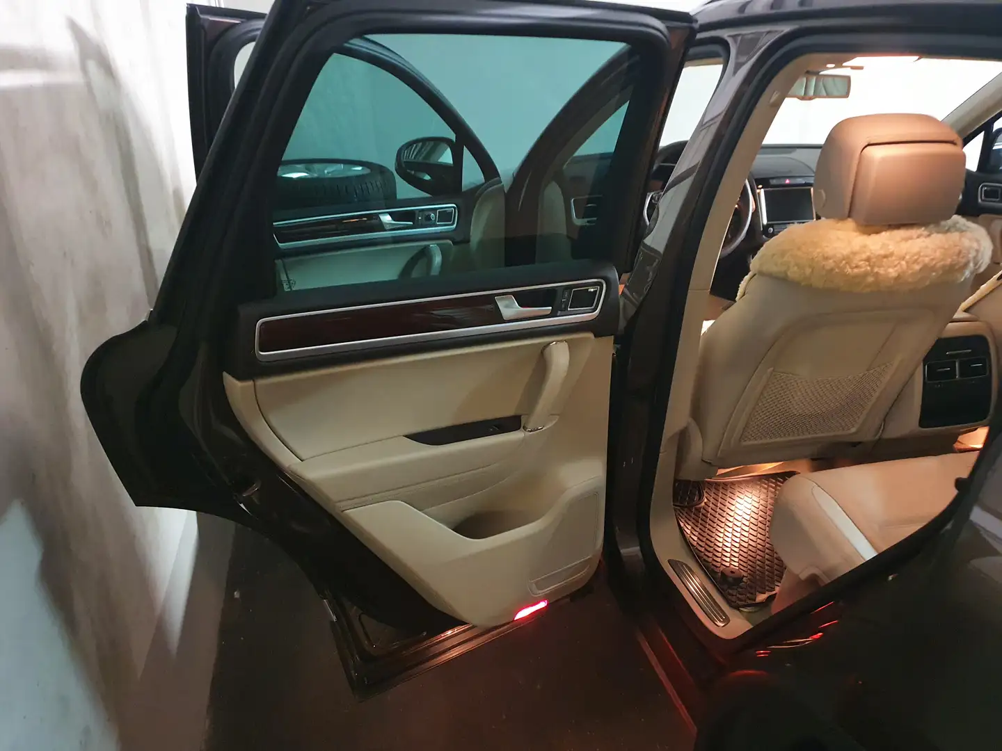 Volkswagen Touareg Touareg V8 TDI 4Motion Aut. Braun - 2