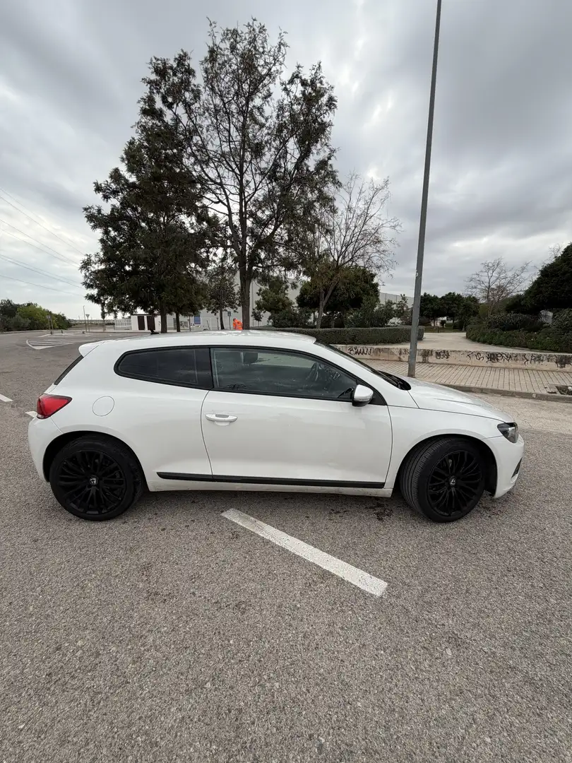 Volkswagen Scirocco 2.0TDI DSG - 2