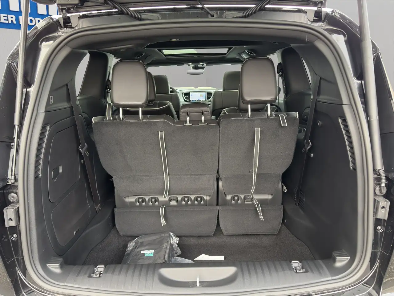 Chrysler Pacifica photo Chrysler Pacifica