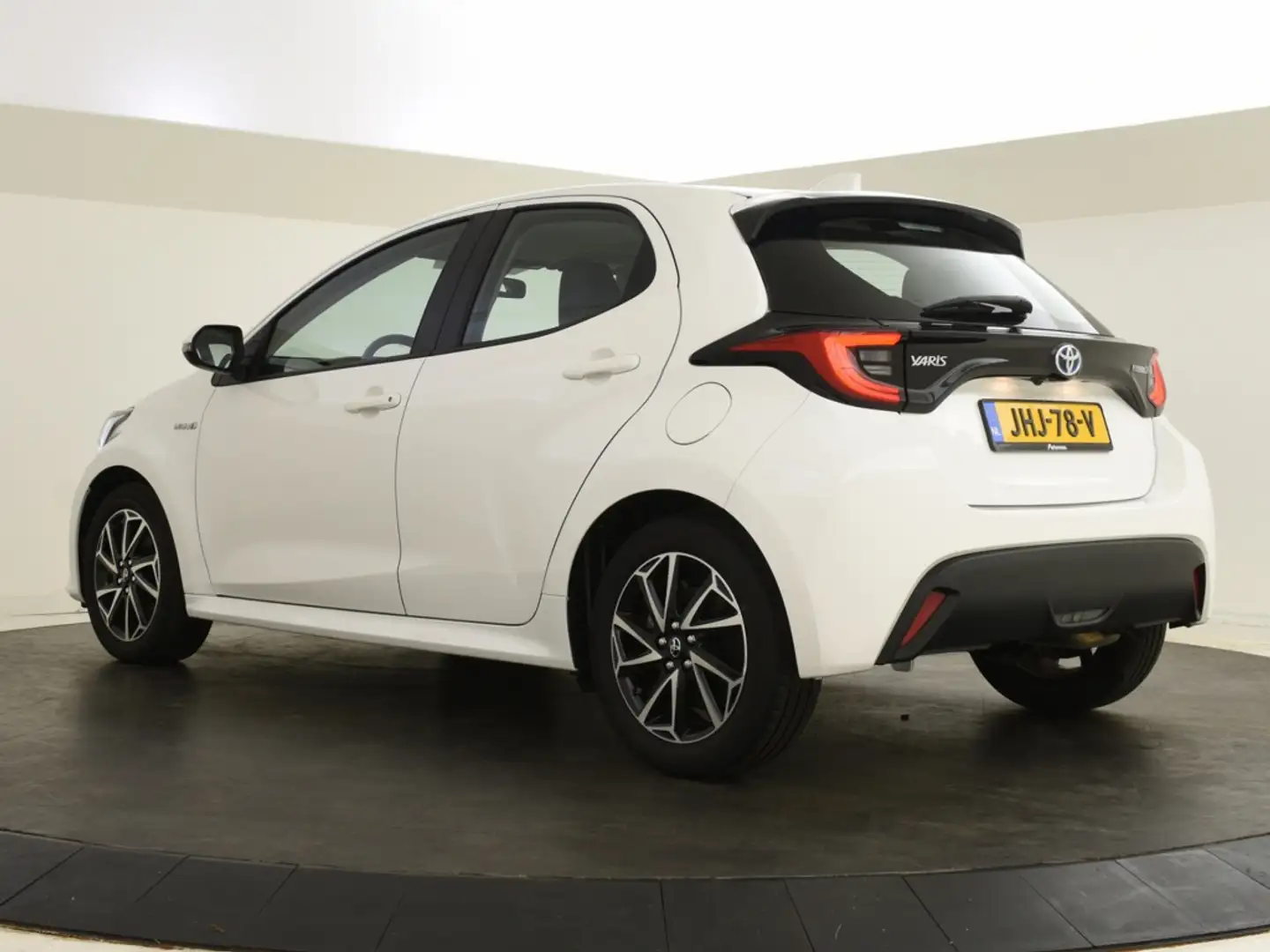 Toyota Yaris 1.5 Hybrid Dynamic Blanc - 2