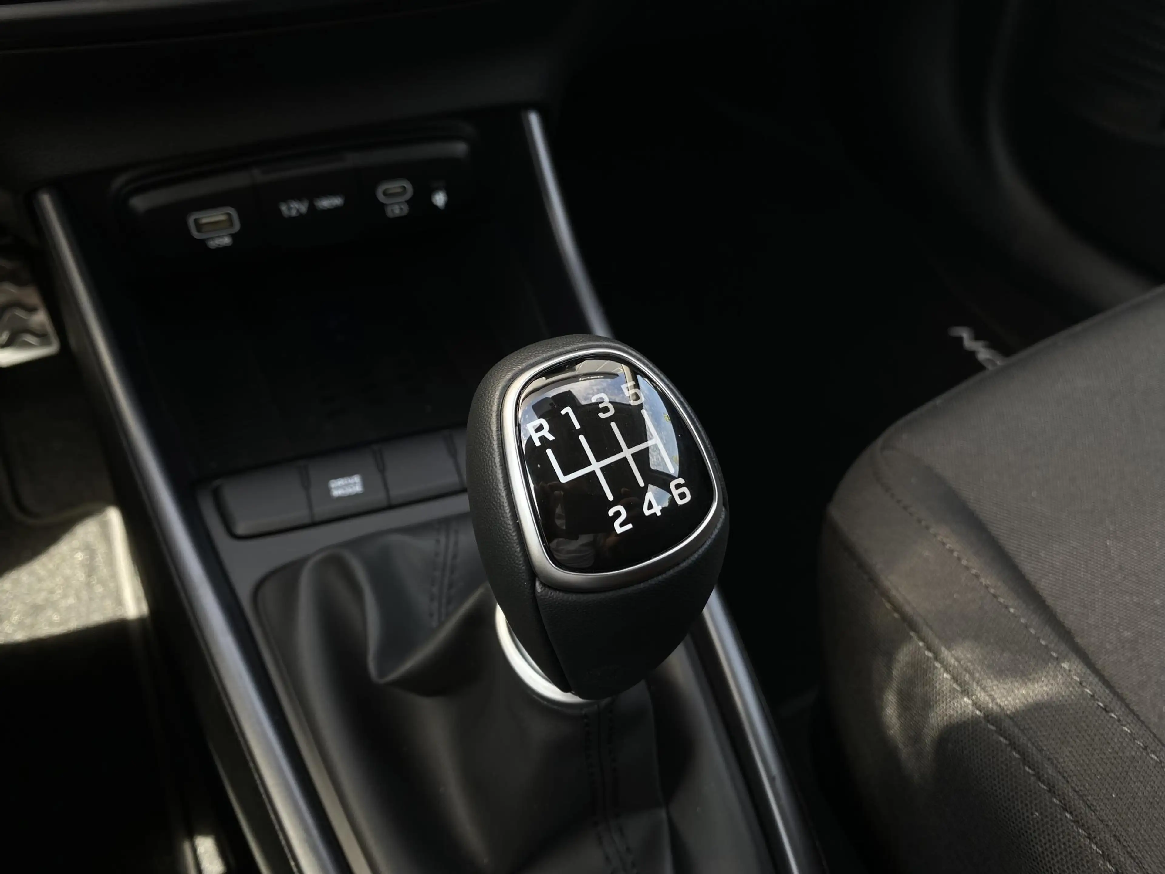 Hyundai BAYON 1.0 T-GDI Comfort / Apple carplay & Android Auto / — photo 19