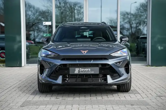 Cupra Formentor view 8