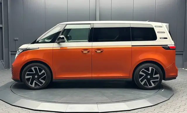 Volkswagen Id. Buzz view 2