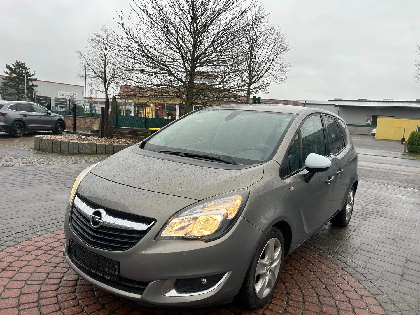 Opel Meriva 1.7 CDTi Edition TEMPOMAT+AHK+SHZ+PDC Beige - 1