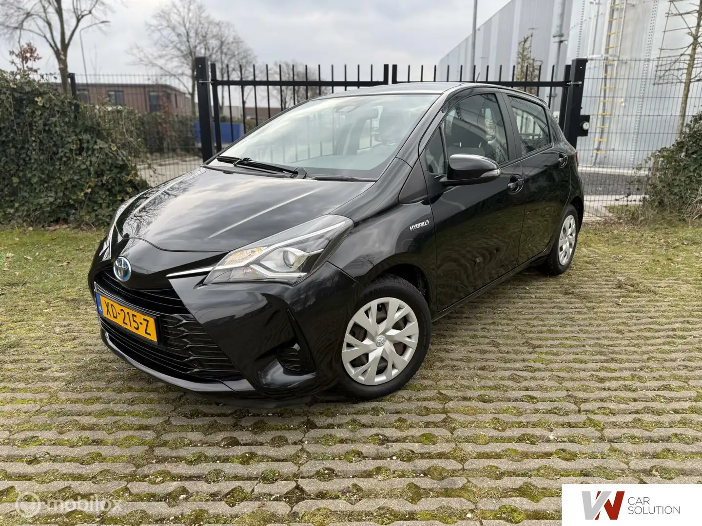 Toyota Yaris 1.5 Hybrid Active NAP CAMERA PDC CLIMA AUTOMAAT Zwart - 1