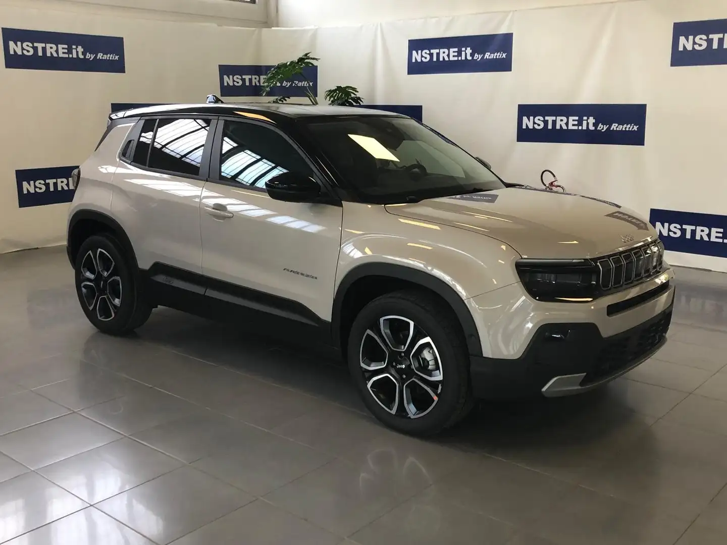 Jeep Avenger 1.2 turbo e-hybrid mhev Summit fwd 110cv edct6 Beige - 2