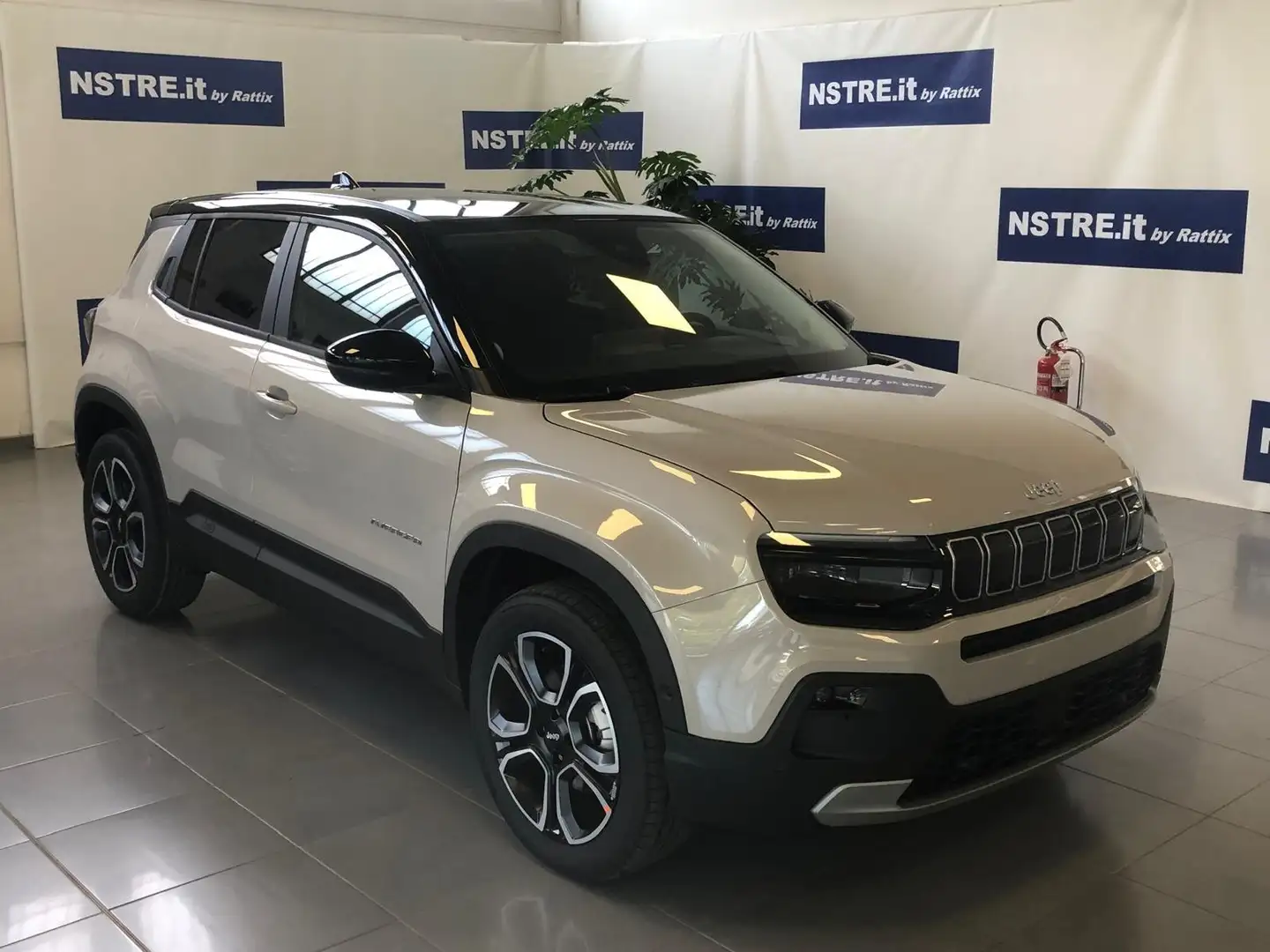 Jeep Avenger 1.2 turbo e-hybrid mhev Summit fwd 110cv edct6 Beige - 1