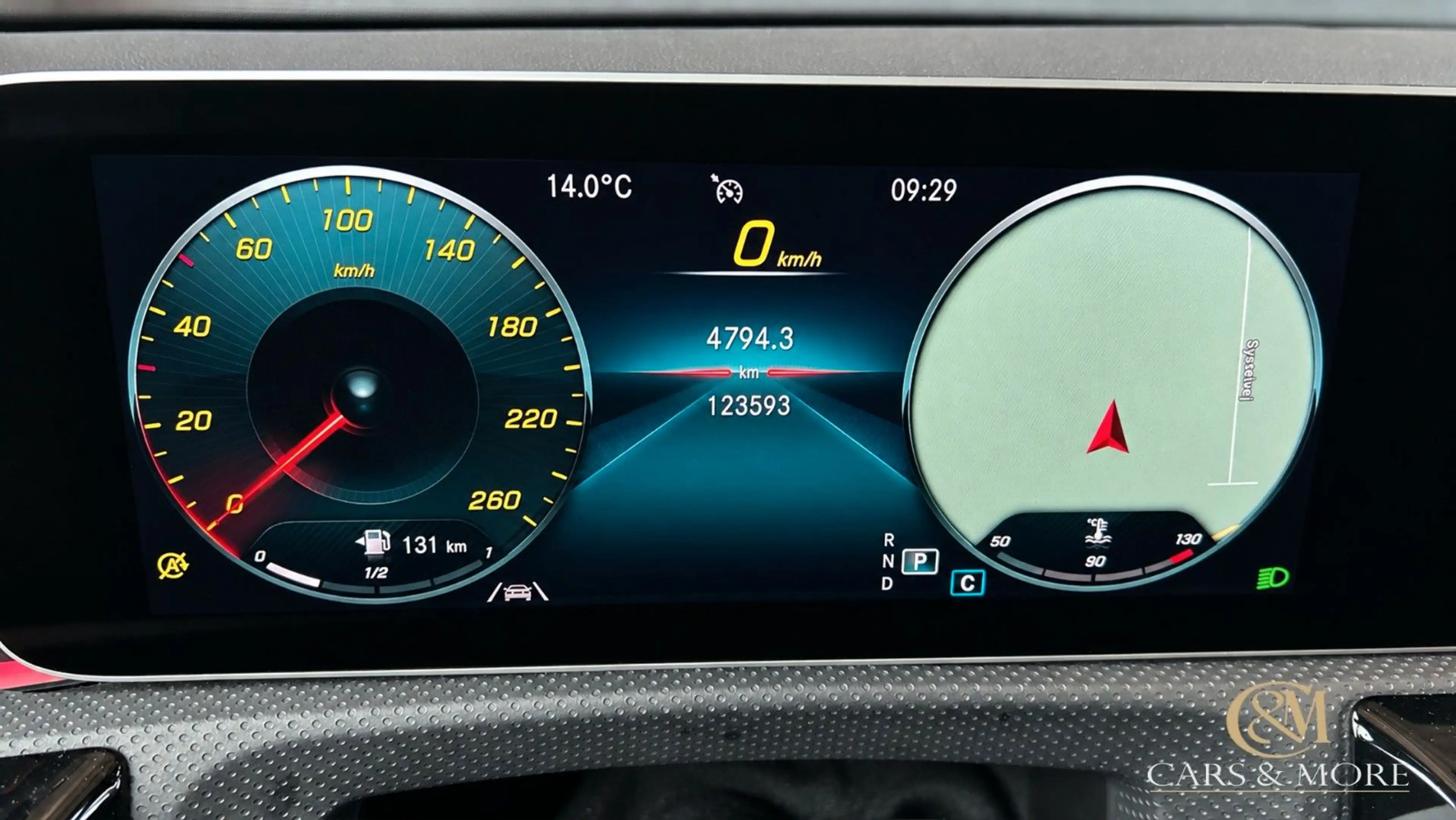 Mercedes-Benz A 200 AMG Leder Navi Multibeam LED SHZ RFK SHZ — photo 7