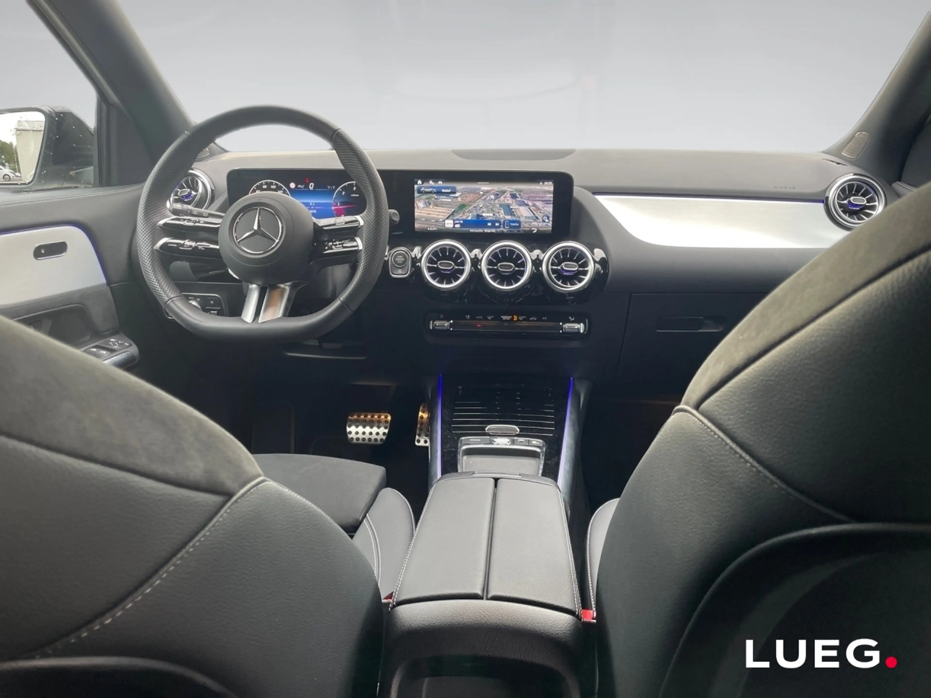 Mercedes-Benz GLA 200 d AMG+NIGHT+AHK+DISTR+MULTIB+SOUND — photo 10