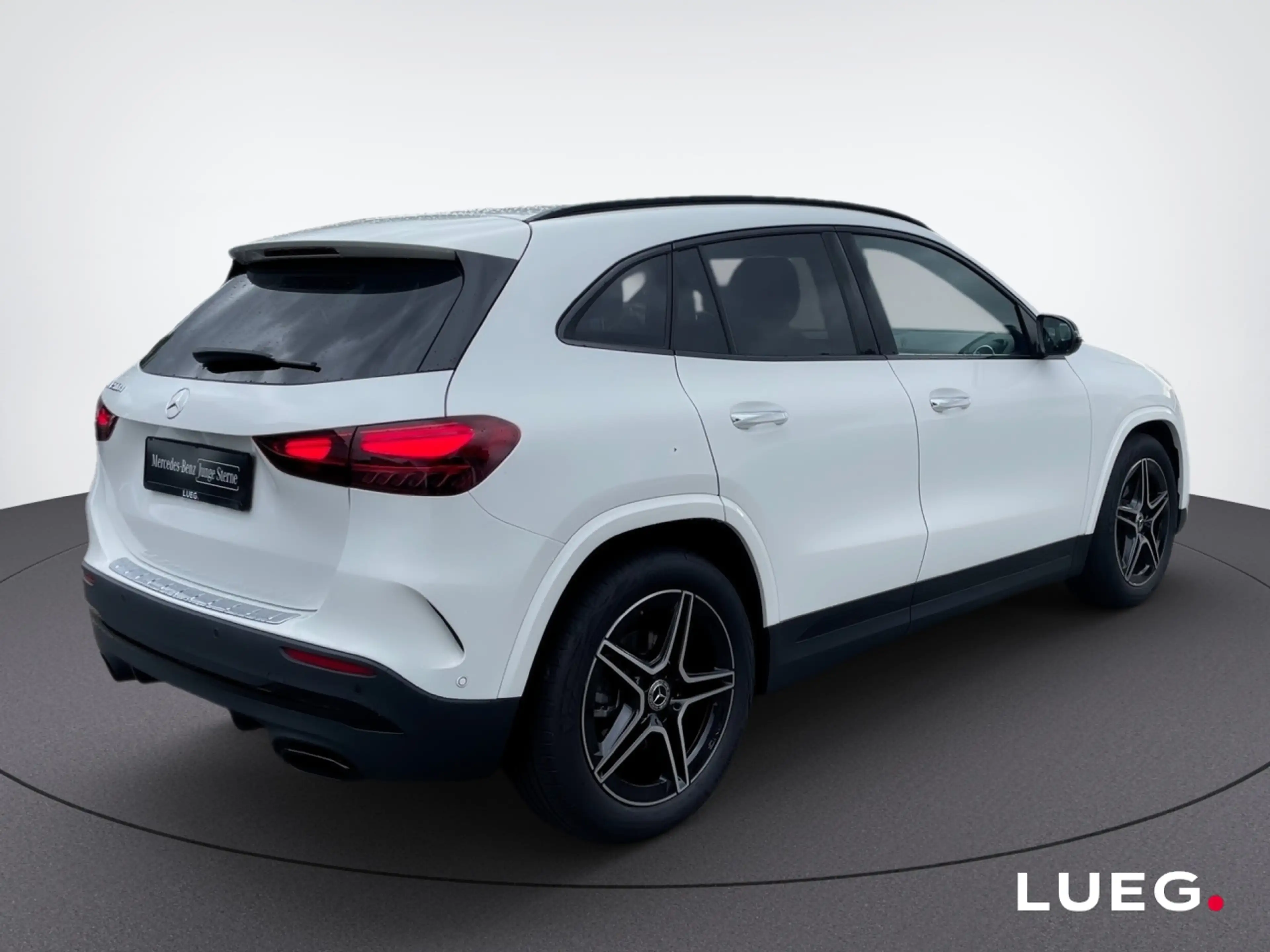 Mercedes-Benz GLA 200 d AMG+NIGHT+AHK+DISTR+MULTIB+SOUND — photo 5