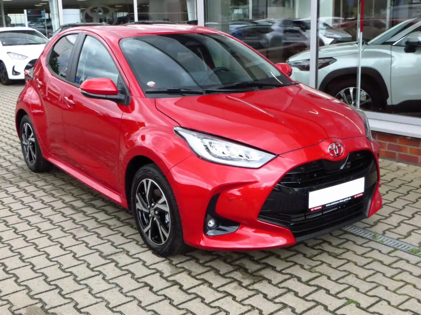 Toyota Yaris 1.5 Dual-VVT-iE (Hybrid) Teamplayer (EURO 6e) Rot - 2