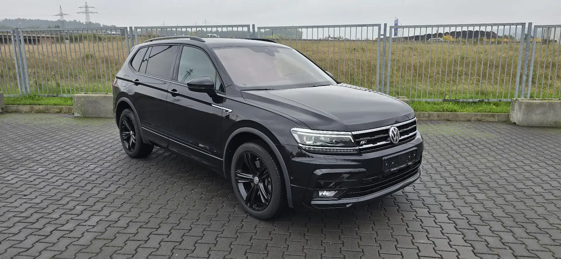 Volkswagen Tiguan Allspace 2.0 TDI 3x R-Line 7Si. NAV PAN Noir - 1