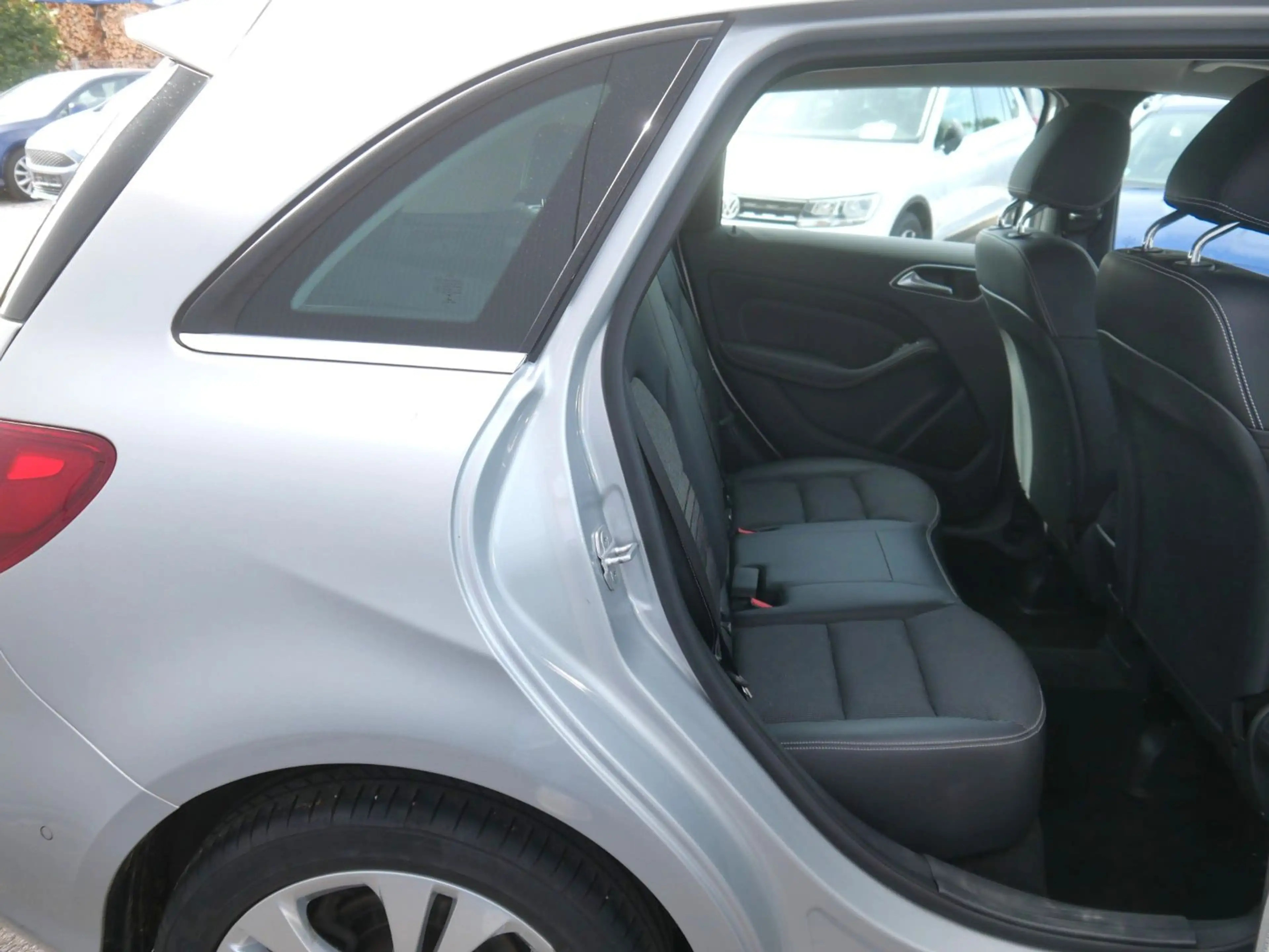 Mercedes-Benz B 200 CDI Urban NAVI/LED/SPUR-PAKET/KAMERA — photo 12