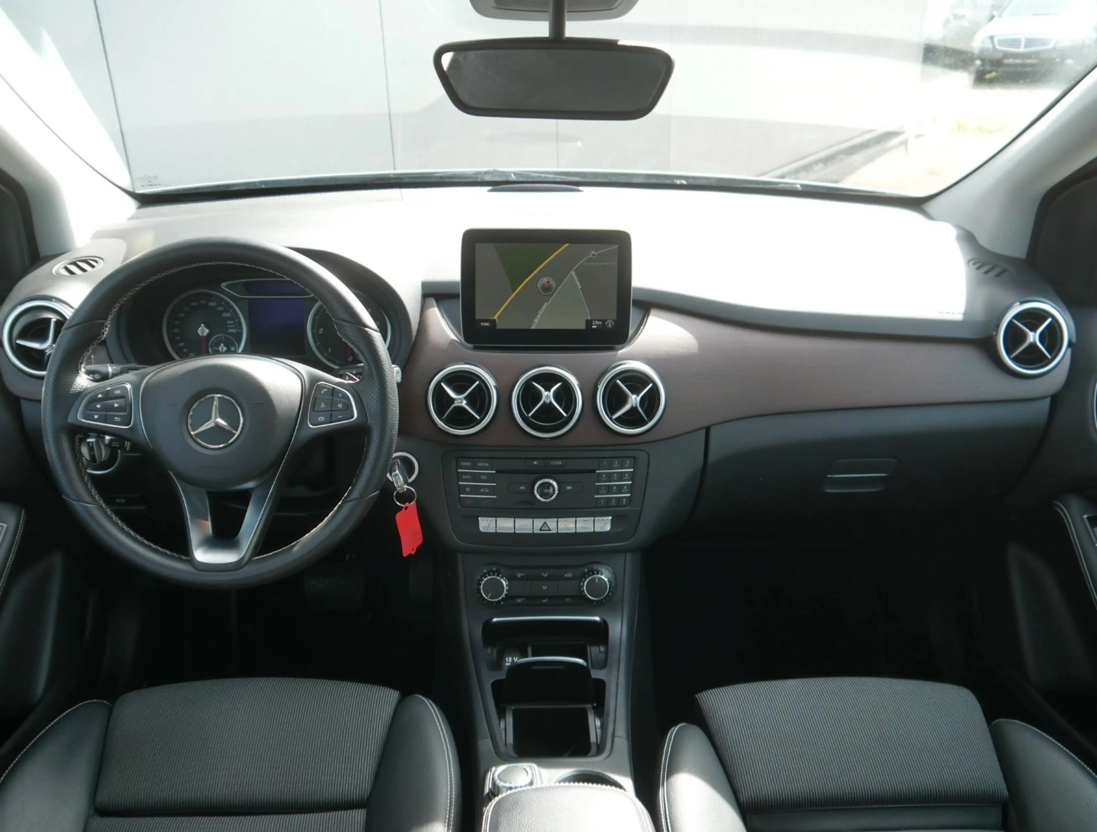 Mercedes-Benz B 200 CDI Urban NAVI/LED/SPUR-PAKET/KAMERA — photo 14