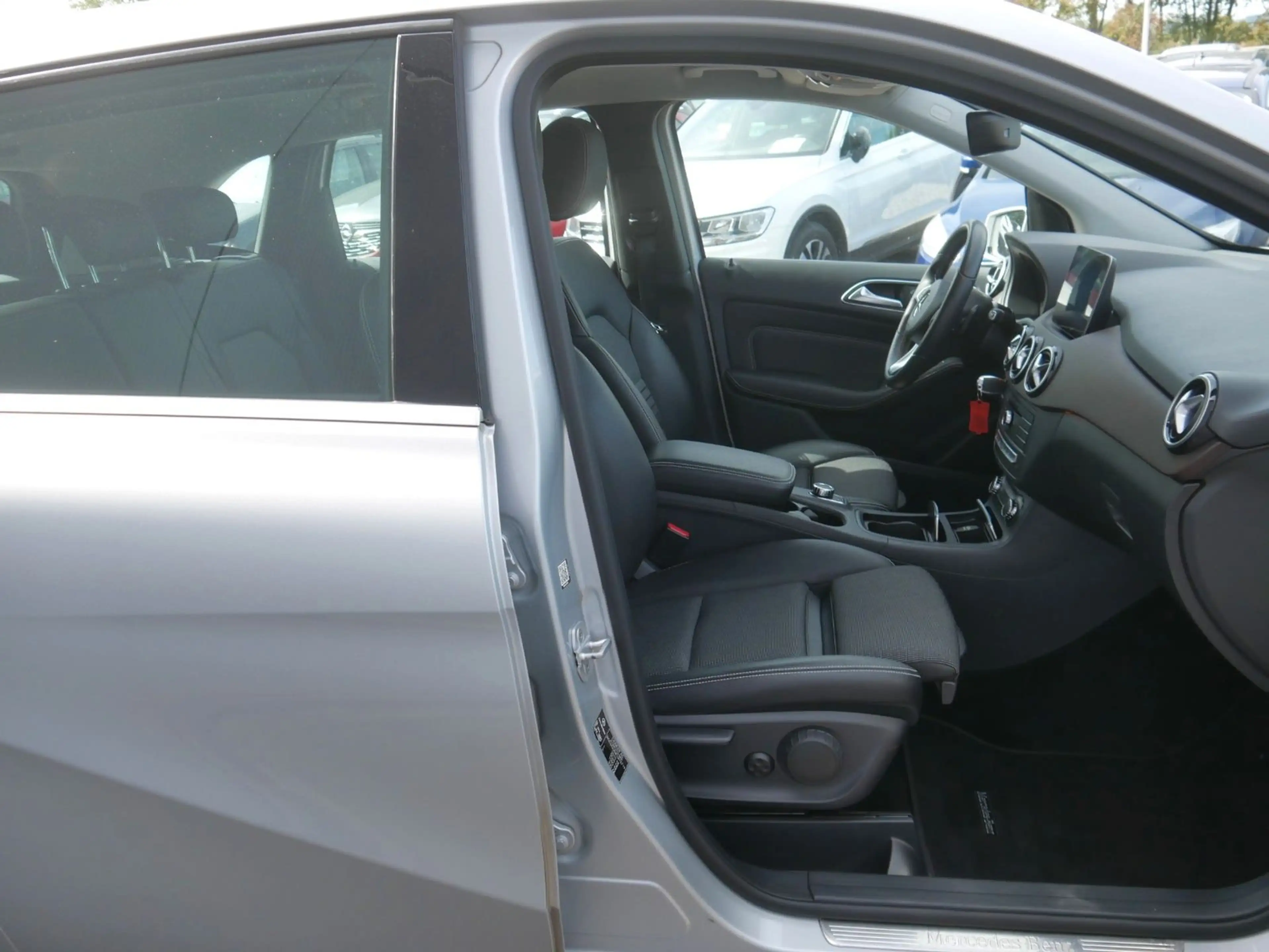 Mercedes-Benz B 200 CDI Urban NAVI/LED/SPUR-PAKET/KAMERA — photo 13