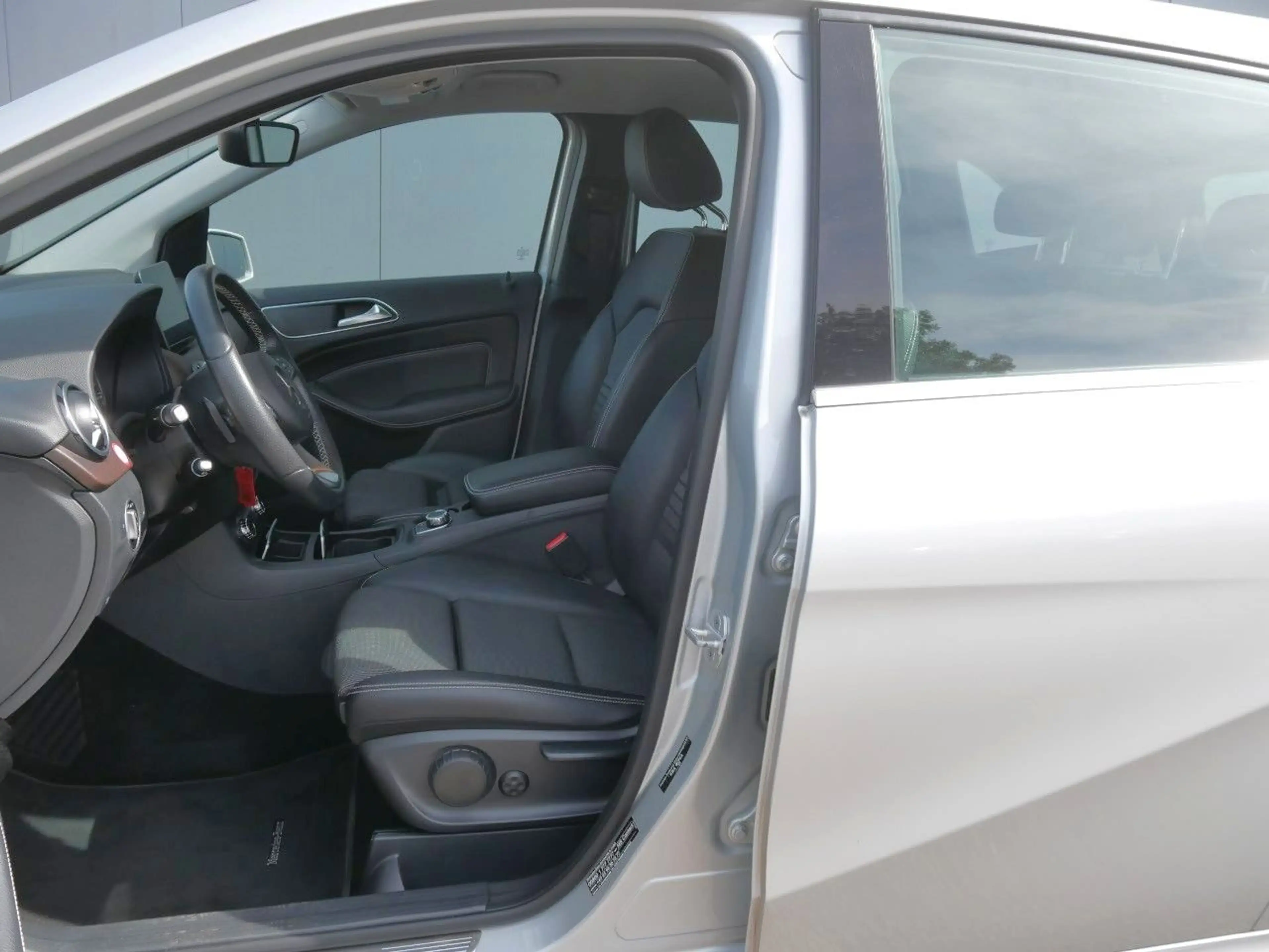 Mercedes-Benz B 200 CDI Urban NAVI/LED/SPUR-PAKET/KAMERA — photo 7