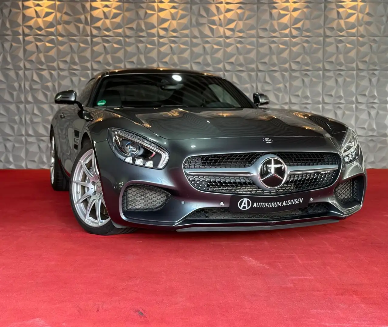 Mercedes-Benz AMG GT Mercedes AMG GT Coupe Grau - 1