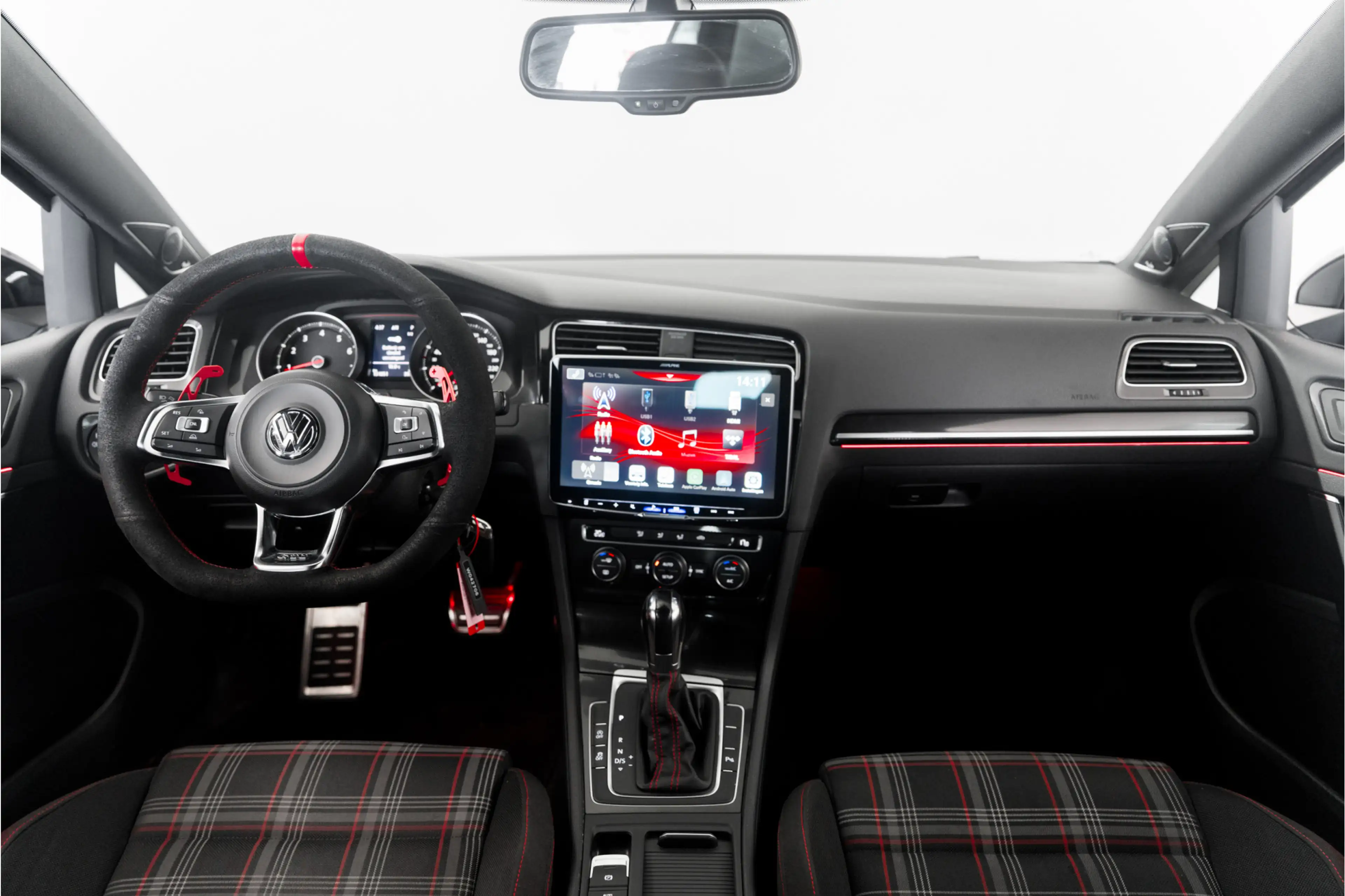 Volkswagen Golf GTI 2.0 TSI Nederlandse auto — photo 2