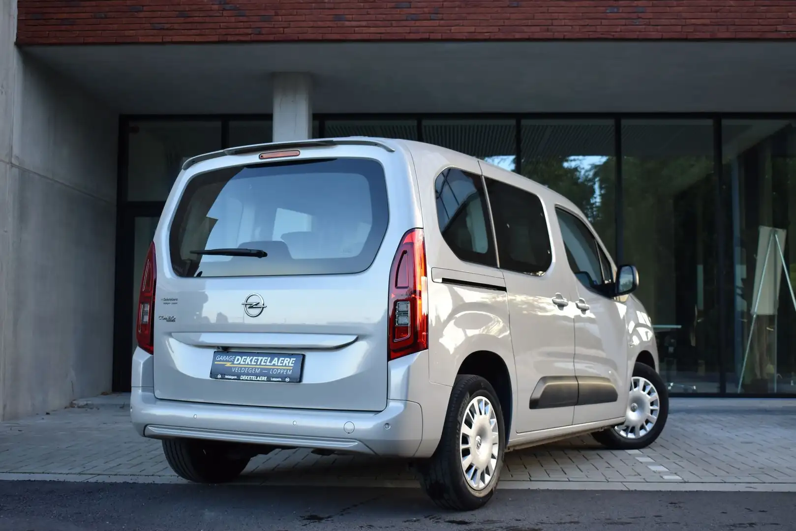 Opel Combo Life 1.2T urbo EditionPlus *5Zits*Navi*Camera - 2