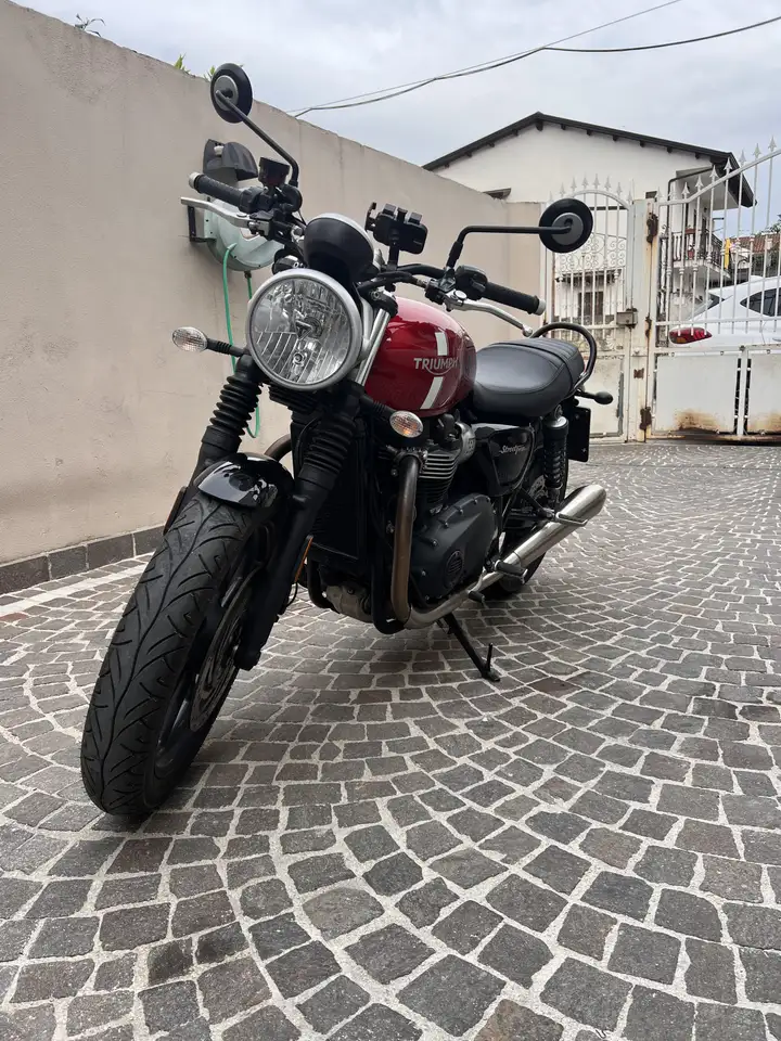 Triumph Street Twin