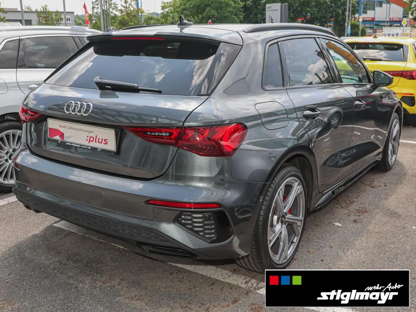 Audi A3 S-line 45 TFSIe AHK+B&O+MATRIX+NAVI Gris - 2
