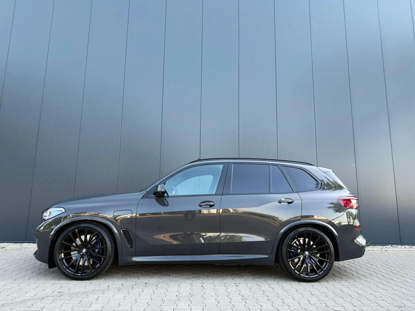 BMW X5 xDrive45e M-sport pano / sky lounge / massage Gris - 2