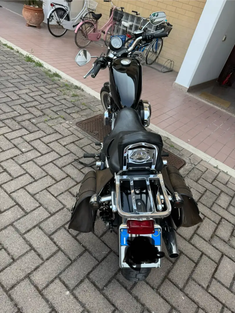Harley-Davidson Sportster 883 Custom Classic - 2
