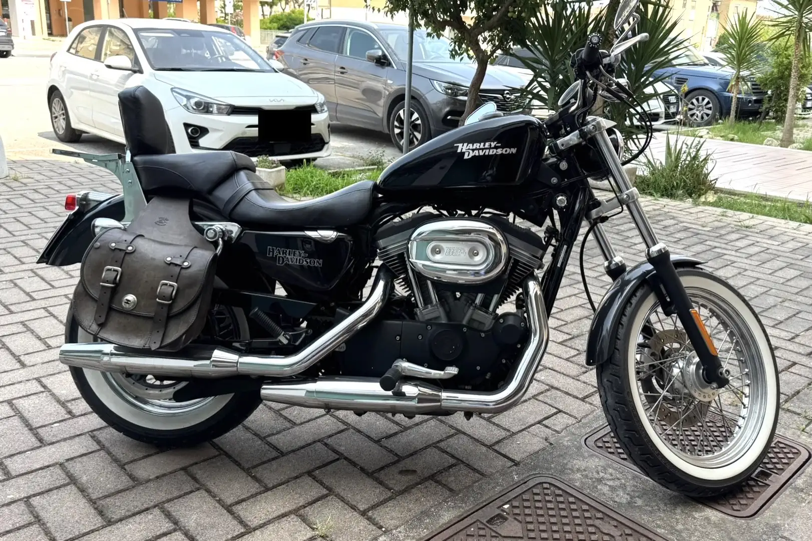 Harley-Davidson Sportster 883 Custom Classic - 1