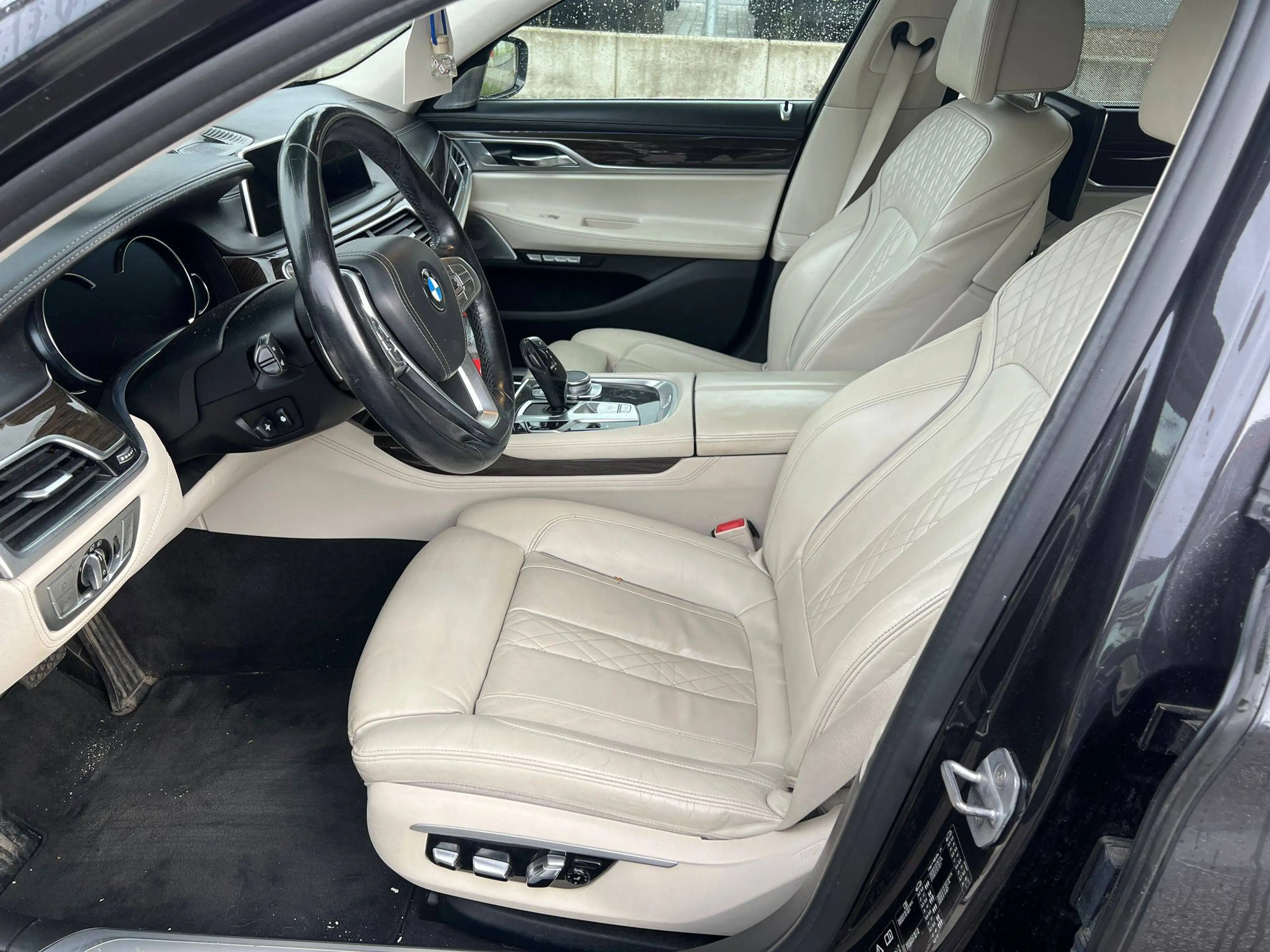BMW 750 i xDrive *TOP Ausstattung* — photo 3