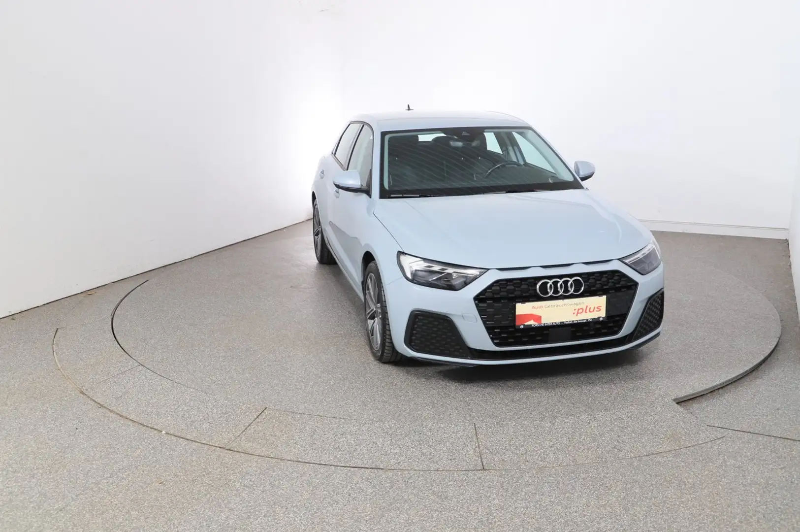Audi A1 25 TFSI intense Grau - 2