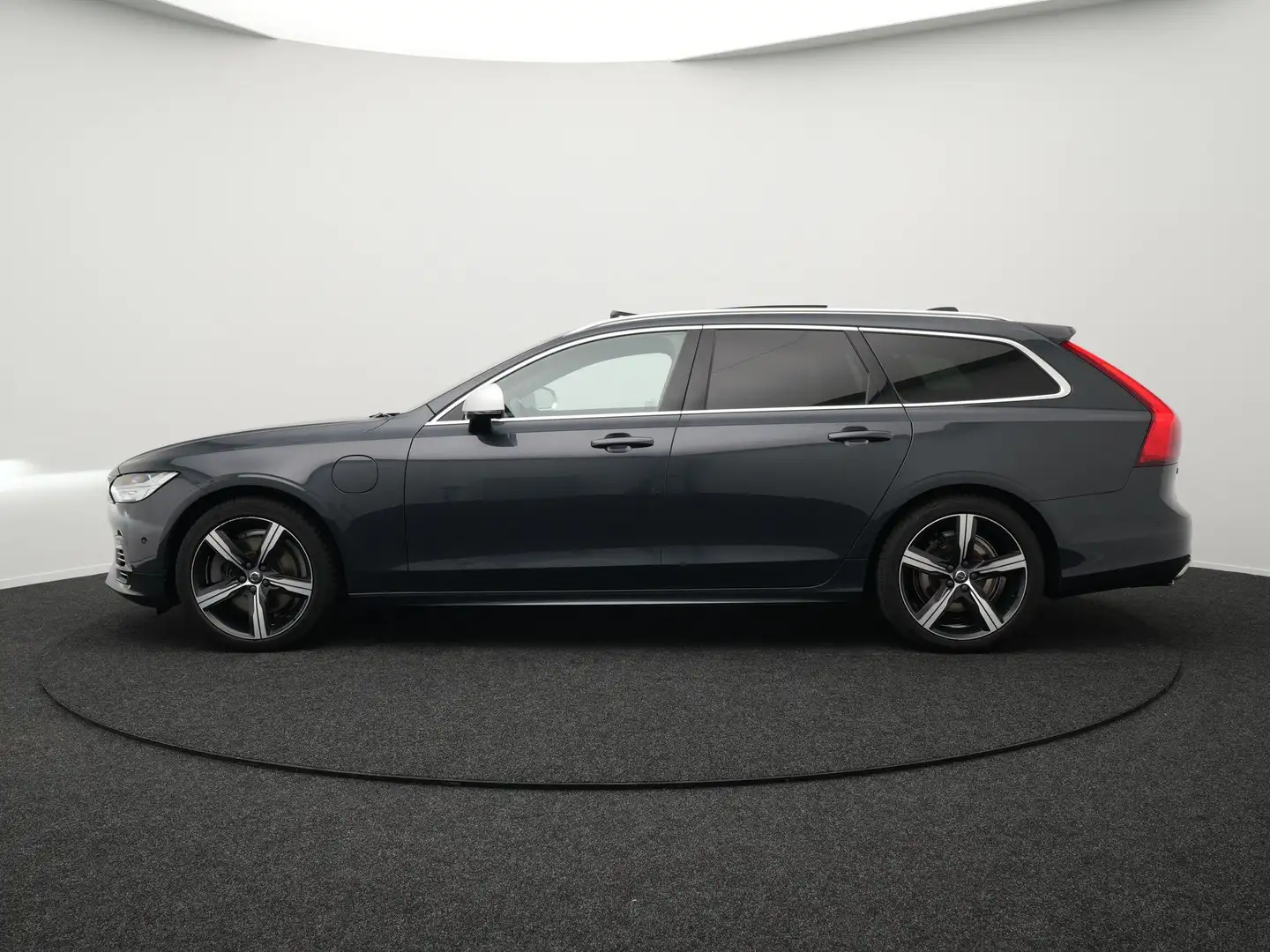 Volvo V90 T8 AWD R-Design Plug In Hybrid 394pk PHEV | Panoda Grijs - 2